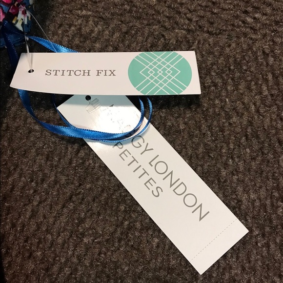 Adorable Floral Dress 🌺 - Picture 5 of 5